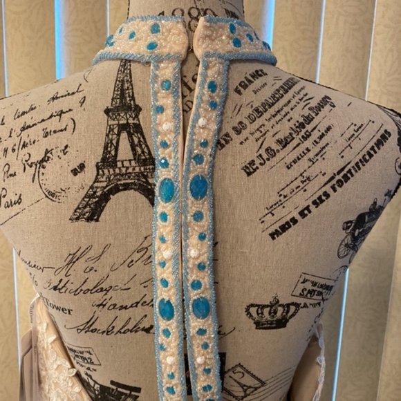 Stunning Ivory Lace & Blue Embellishments Formal Evening Gown… - Picture 12 of 15